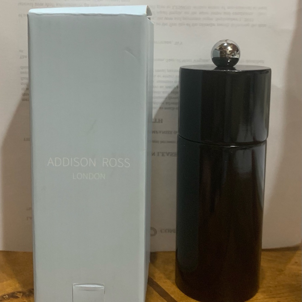 Addison Ross Sleek Black salt or Pepper Grinder set of two - Picture 5 of 6